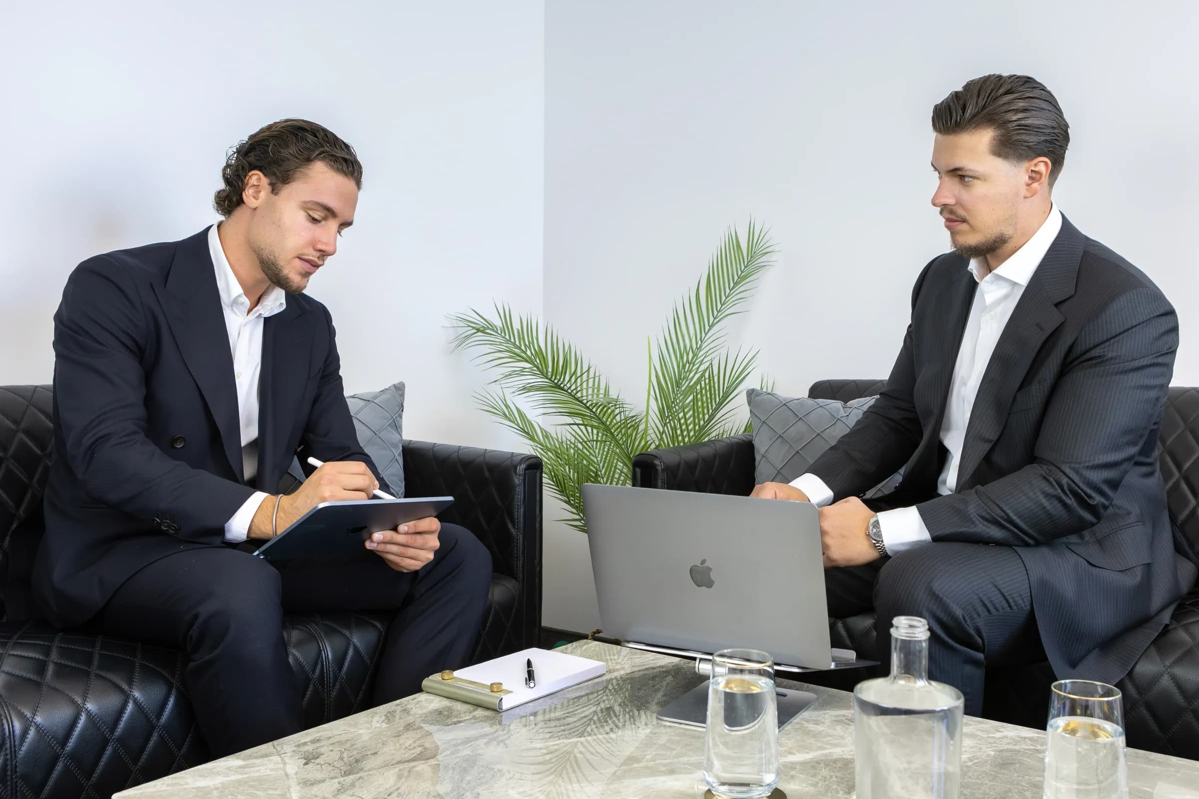 Beratungsgespräch in den Räumen von Leibinn Consulting
